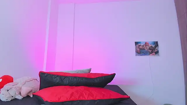 Miaengels  online show from April 21, 2026, 2:51 am