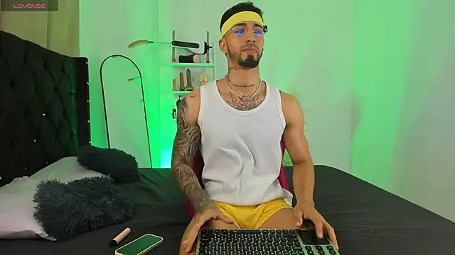 Snapshot of _Duriel chatting on October 2, 2025, 4:10 pm Duriel online show from October 2, 2025, 4:10 pm