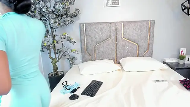 Nahomycarterr online show from November 11, 2025, 7:41 pm