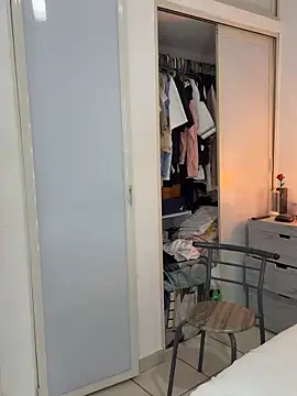 Snapshot of Perrys1502 chatting on October 6, 2025, 6:47 am Perrys1502 online show from October 6, 2025, 6:47 am