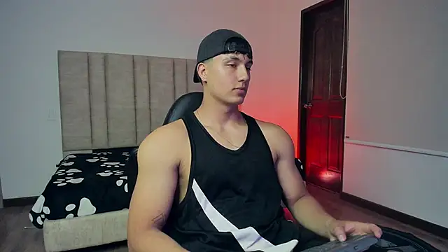 CHRIS MORGAN1 online show from November 7, 2025, 1:10 am