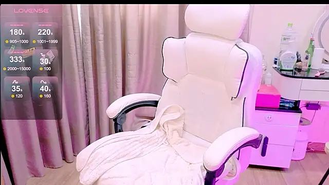  Aria Moonie online show from March 8, 2026, 3:43 am