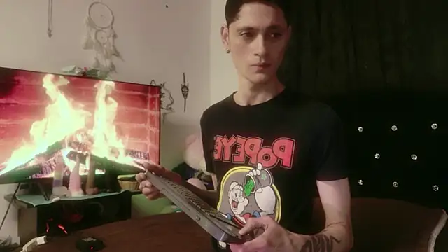 Tyler cat online show from November 14, 2025, 2:21 pm