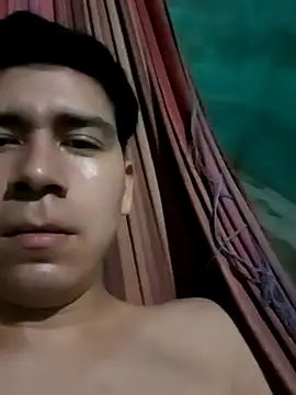 Snapshot of Travieso_loco9 chatting on October 6, 2025, 4:35 am Travieso loco9 online show from October 6, 2025, 4:35 am