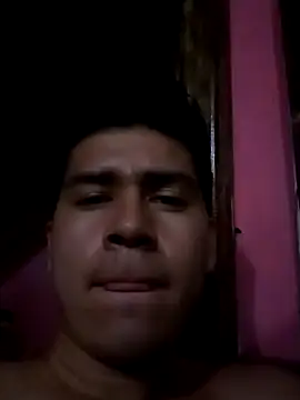 Snapshot of Travieso_loco9 chatting on October 8, 2025, 12:45 am Travieso loco9 online show from October 8, 2025, 12:45 am