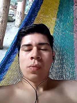 Snapshot of Travieso_loco9 chatting on November 3, 2025, 2:20 pm Travieso loco9 online show from November 3, 2025, 2:20 pm