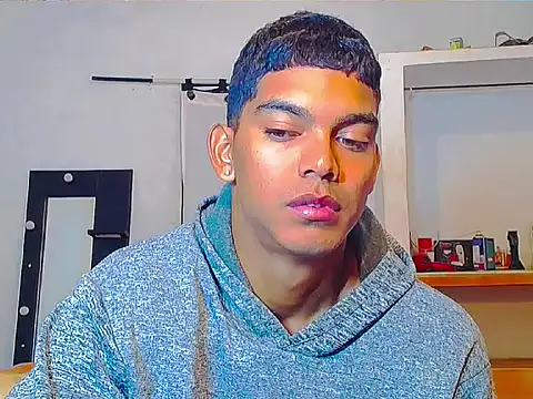 theMyke101 online show from May 1, 2026, 2:33 pm