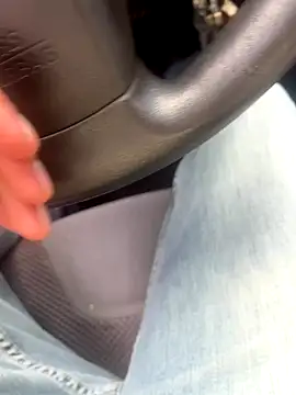 ayrtonmen online show from October 30, 2025, 4:26 pm