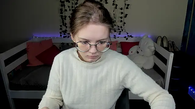 shy elina01 online show from October 22, 2025, 10:25 am