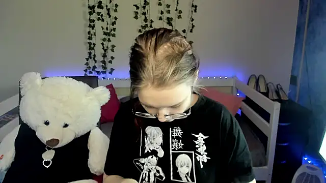 shy elina01 online show from November 5, 2025, 10:40 am