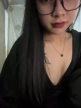 Snapshot of Linh5790 chatting on October 2, 2025, 4:43 pm Linh5790 online show from October 2, 2025, 4:43 pm