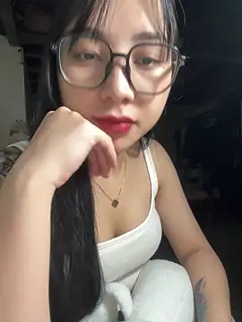 Snapshot of Linh5790 chatting on October 6, 2025, 7:20 am Linh5790 online show from October 6, 2025, 7:20 am