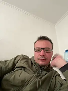 viktor1992-1-1 online show from February 18, 2026, 8:00 am