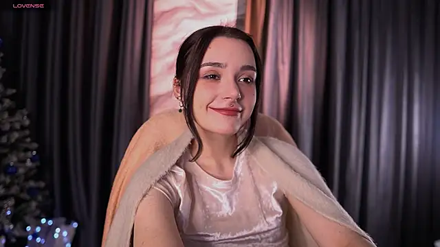 ElizabethMilller  online show from January 12, 2026, 10:14 pm