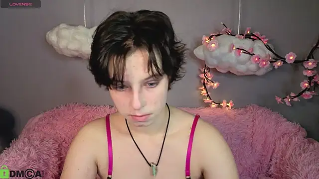 Sara Frayer online show from February 19, 2026, 1:02 am