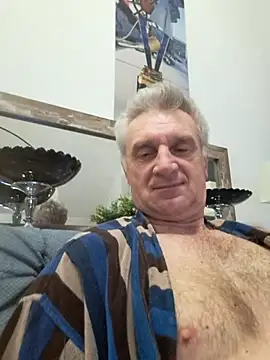 Snapshot of Vintermelon2 chatting on February 23, 2026, 7:09 am Vintermelon2 online show from February 23, 2026, 7:09 am