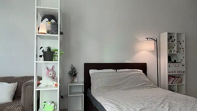 yourlittlesunrise  online show from February 22, 2026, 5:43 am