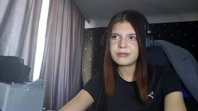 LissaKradfer online show from October 18, 2025, 7:21 am