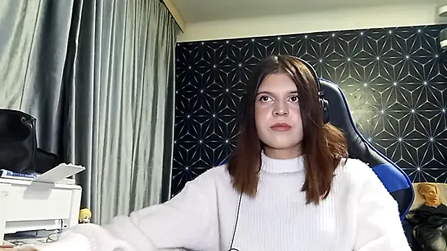 LissaKradfer online show from October 10, 2025, 1:34 pm