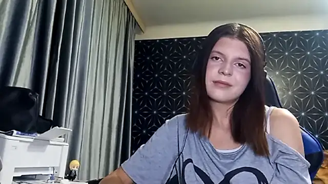 LissaKradfer online show from October 7, 2025, 1:23 pm