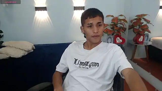 LiamBlack16 online show from October 14, 2025, 1:01 pm