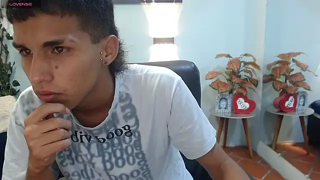 LiamBlack16 online show from October 20, 2025, 12:17 pm