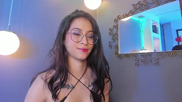 Alana Martinez  online show from March 13, 2026, 7:52 pm