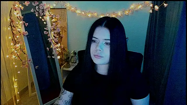 Mona Esty online show from March 4, 2026, 1:41 pm