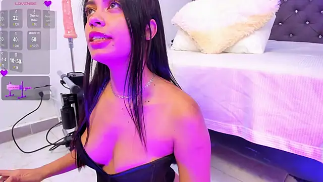MiaStevenss online show from October 18, 2025, 4:03 am