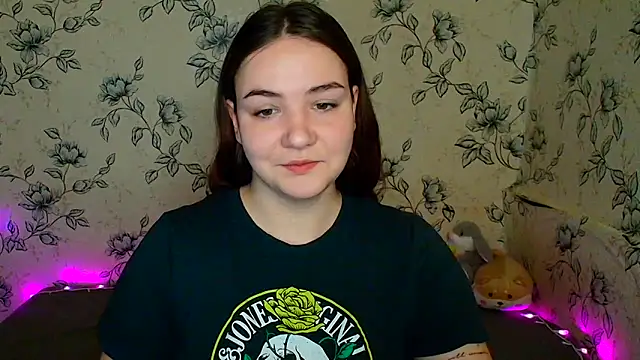 OliviaMontgommery online show from April 15, 2026, 1:48 pm