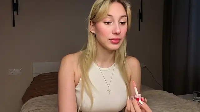 foxy vivi online show from November 15, 2025, 10:19 am