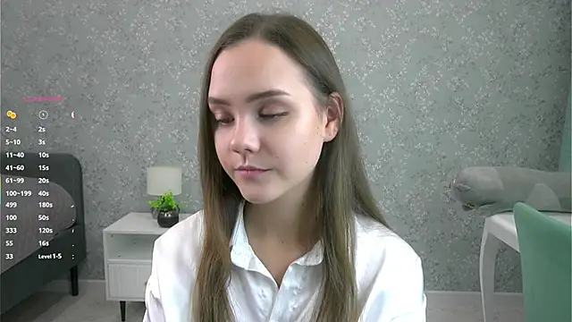 SweetSaraPie online show from October 30, 2025, 7:11 pm