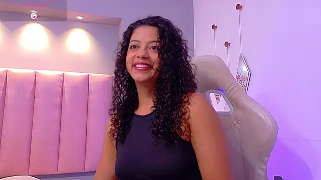 Snapshot of CamilaLevy chatting on November 24, 2025, 12:16 pm CamilaLevy online show from November 24, 2025, 12:16 pm