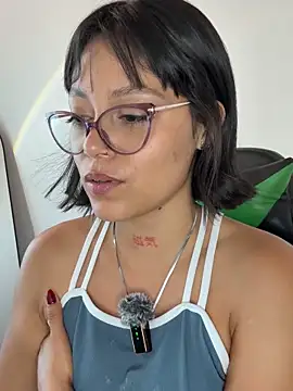 Qadeshoficial online show from October 24, 2025, 9:03 pm