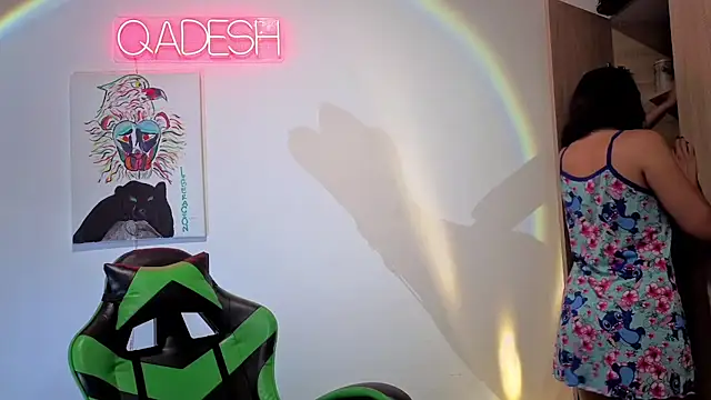 Qadeshoficial online show from November 21, 2025, 9:14 pm