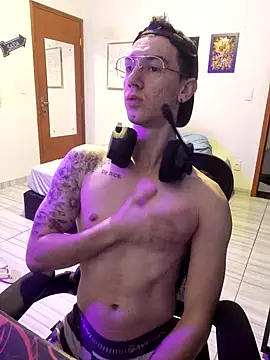 Snapshot of SweetGoodBoy22 chatting on October 5, 2025, 7:48 pm SweetGoodBoy22 online show from October 5, 2025, 7:48 pm