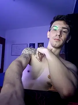 Snapshot of SweetGoodBoy22 chatting on October 3, 2025, 5:36 pm SweetGoodBoy22 online show from October 3, 2025, 5:36 pm