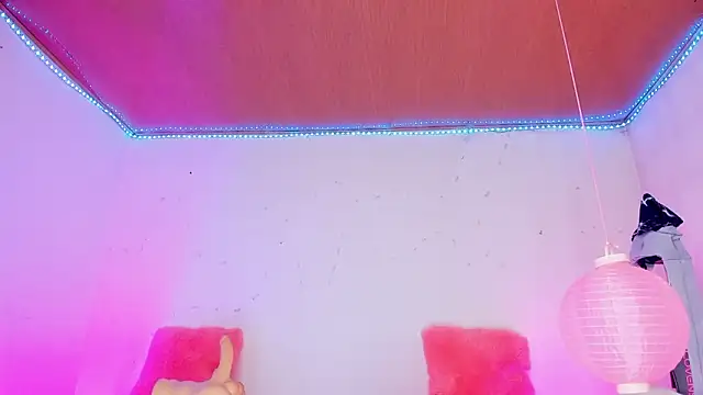 Snapshot of shannon_kinne_ chatting on February 4, 2026, 2:23 pm shannon kinne online show from February 4, 2026, 2:23 pm