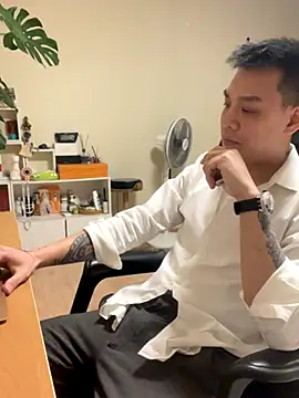 latava online show from November 18, 2025, 5:38 pm