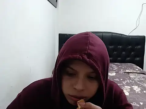 linnaskinyy online show from December 16, 2025, 4:06 am