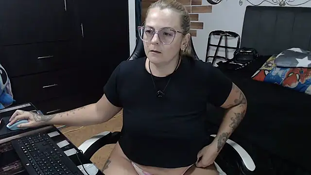 perlagoloza05 online show from July 28, 2026, 3:36 am