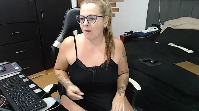 Snapshot of perlagoloza05 chatting on February 18, 2026, 2:53 am perlagoloza05 online show from February 18, 2026, 2:53 am