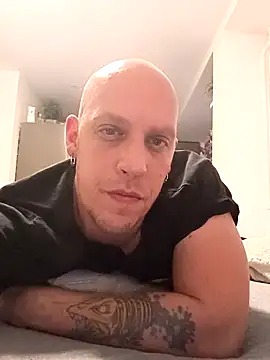 Snapshot of Kobradera1984 chatting on October 17, 2025, 3:58 pm Kobradera1984 online show from October 17, 2025, 3:58 pm