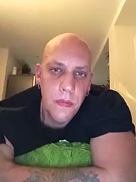 Snapshot of Kobradera1984 chatting on October 10, 2025, 9:48 pm Kobradera1984 online show from October 10, 2025, 9:48 pm