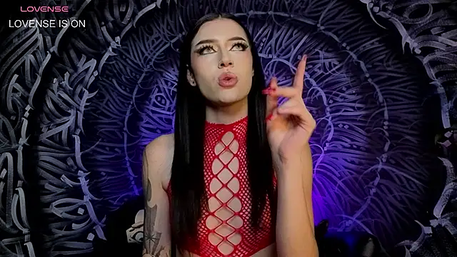 dahlia darkwood online show from April 19, 2026, 11:18 pm