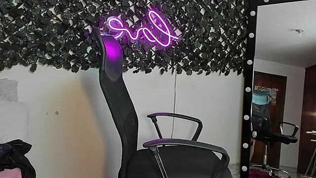 Samanta Ortiz online show from November 29, 2025, 8:31 pm