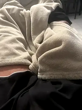 Snapshot of 4dagals chatting on October 3, 2025, 8:16 am 4dagals online show from October 3, 2025, 8:16 am