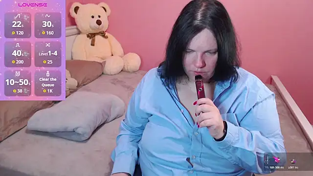  alexandra ray  online show from December 15, 2025, 1:06 pm