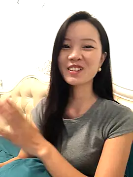 Mile-m online show from October 22, 2025, 2:11 am