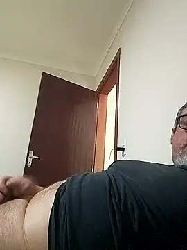 Snapshot of bozocwb chatting on October 3, 2025, 12:28 pm bozocwb online show from October 3, 2025, 12:28 pm